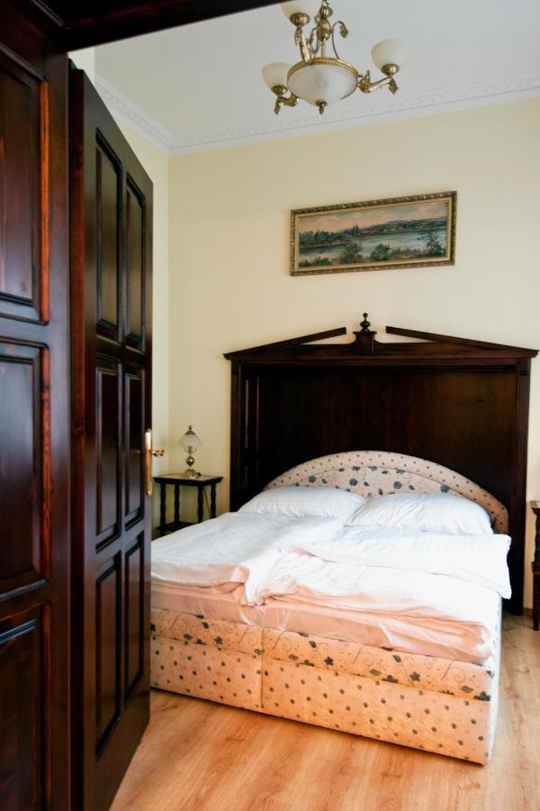 Pension Napoleon Karlovy Vary Esterno foto