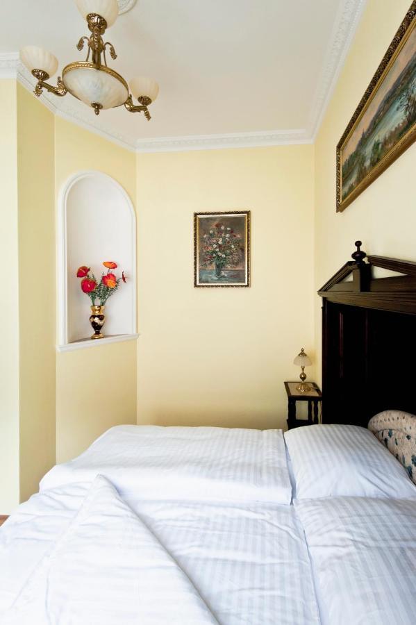 Pension Napoleon Karlovy Vary Esterno foto