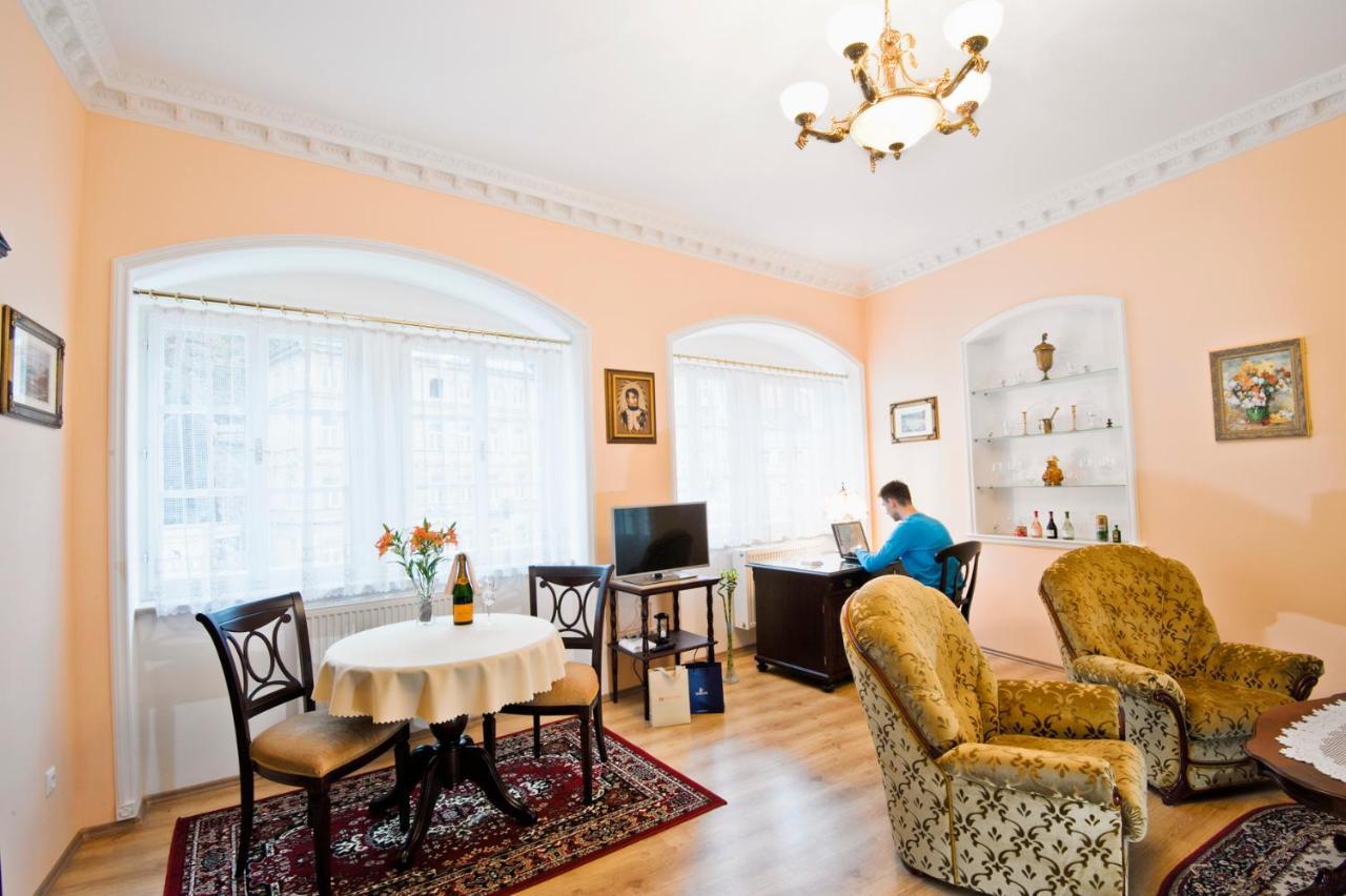 Pension Napoleon Karlovy Vary Esterno foto