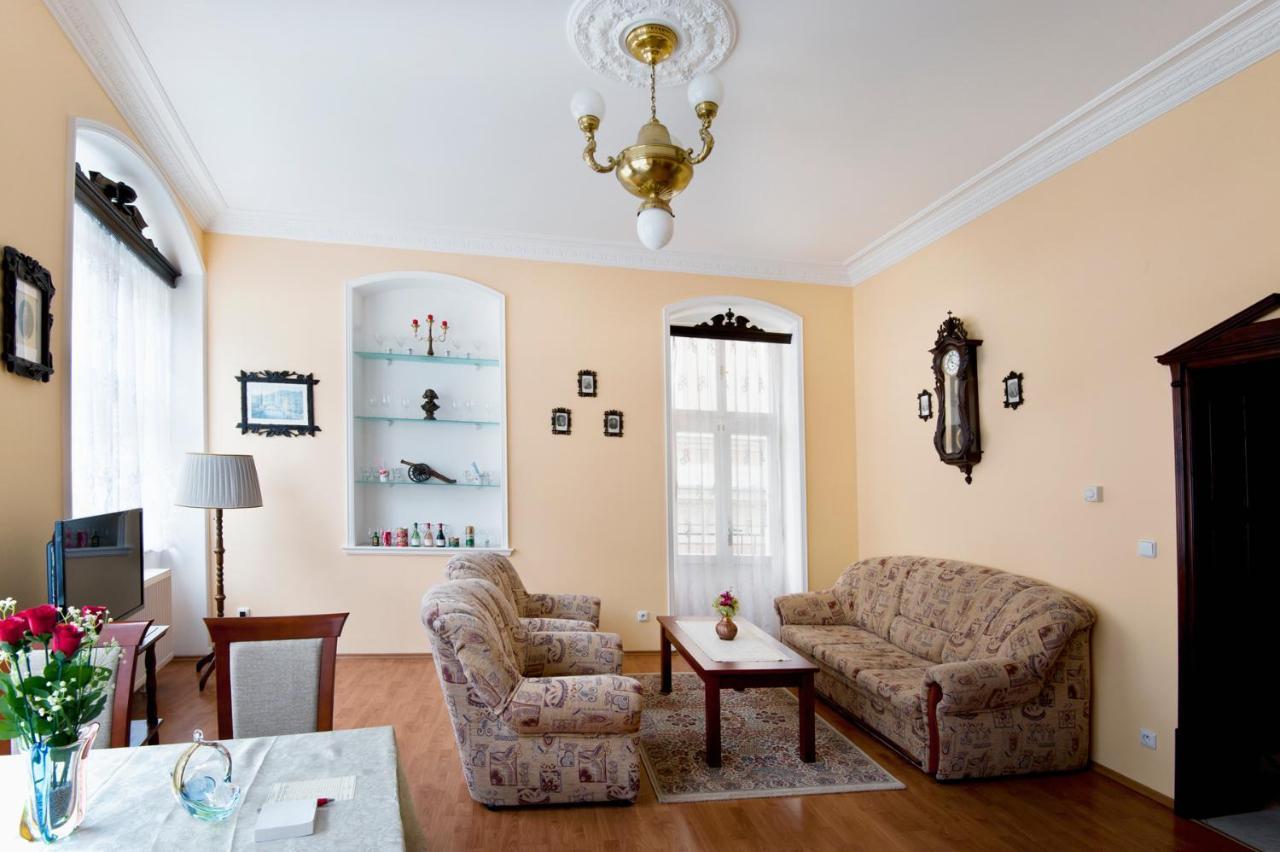 Pension Napoleon Karlovy Vary Esterno foto