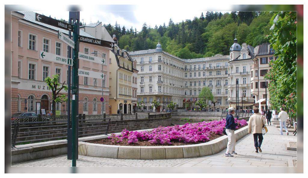 Pension Napoleon Karlovy Vary Esterno foto